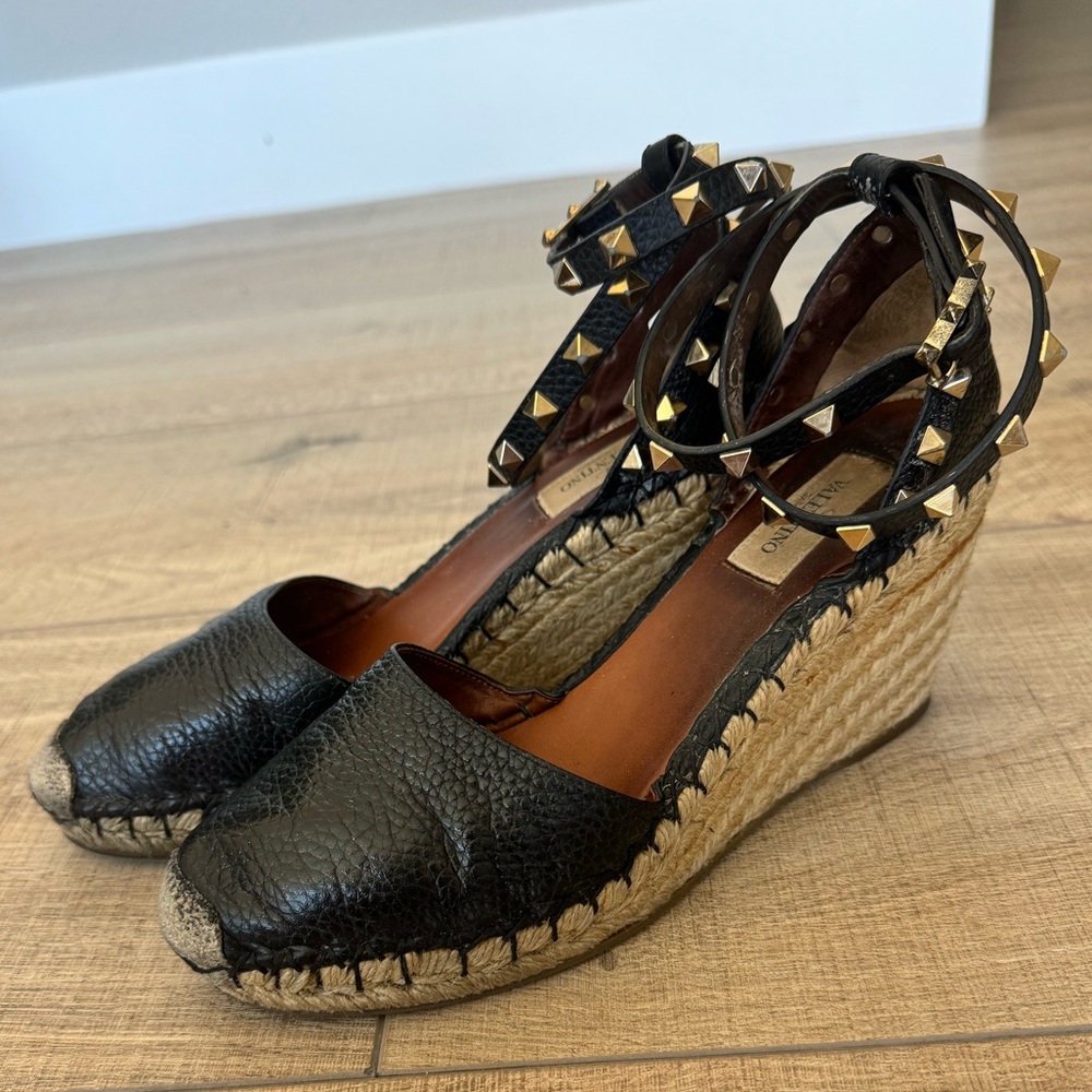 Valentino Garavani Rockstud Espadrille Wedges
